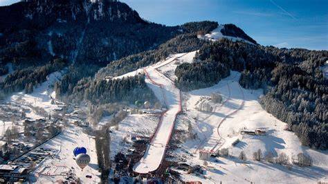 La famosa pista Streif a Kitzbühel con spettatori