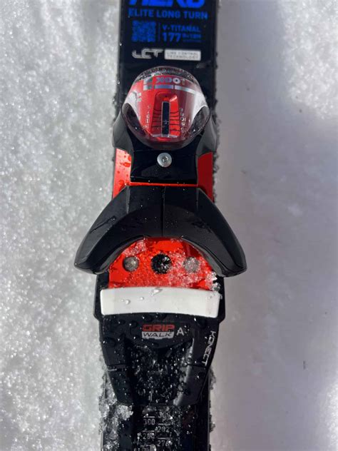 Dettaglio della tecnologia Power Turn Rocker su uno sci Rossignol