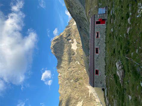 vista panoramica dal Rifugio Mythe con le cime dell'Ortles-Cevedale