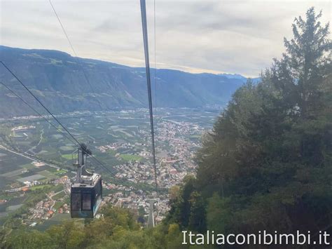 Vista panoramica dalle funivie del Monte San Vigilio con le Dolomiti sullo sfondo