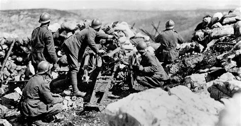 Resti di un forte della Prima Guerra Mondiale sull'Alpe Cimbra