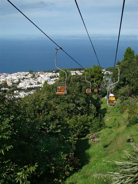 Vista dall'alto del Monte Solaro con la seggiovia