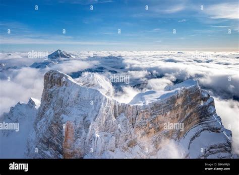 Illustrazione stilizzata del Monte Pelmo con il