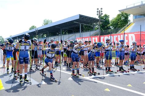 Atleti della Sezione Sport Invernali dei Carabinieri durante una competizione.