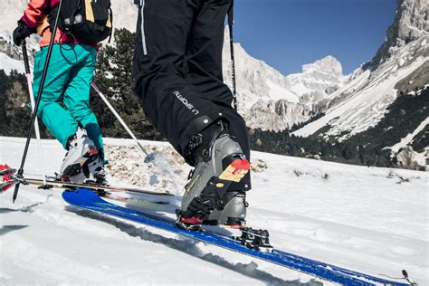 Infografica sui materiali sostenibili utilizzati nella produzione di scarponi da sci alpinismo