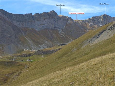Panoramica del Vallone Traversiera con le Grange Morletto in lontananza