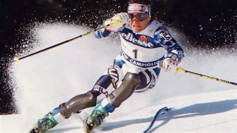 Alberto Tomba in azione durante una gara di slalom