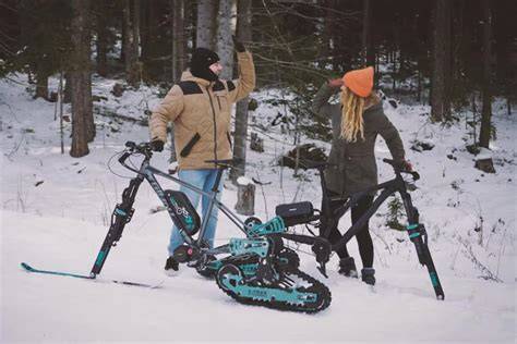 Moto da cross trasformata in motoslitta con il kit Explorer di SnowHawk.