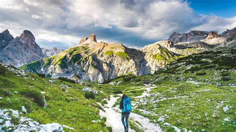 Copertina del volantino con le migliori escursioni di scialpinismo in Val Senales.
