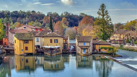 Borgo di Borghetto sul Mincio con i suoi mulini ad acqua