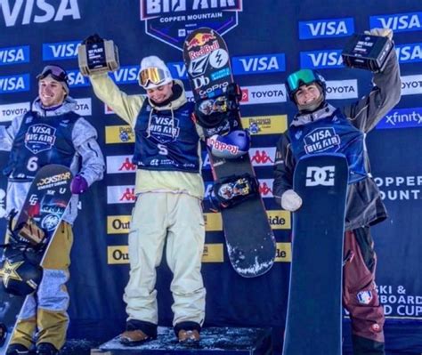 Ian Matteoli celebra il suo storico podio nella Coppa del Mondo di Big Air