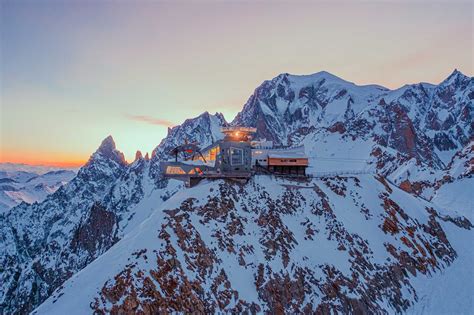 Panorama di Courmayeur con il Monte Bianco sullo sfondo