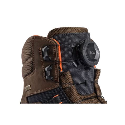 Immagine che mostra il funzionamento del sistema di allacciatura BOA® con rotella e cavetti.