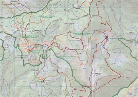 Mappa escursionistica con sentieri di diversa difficoltà intorno al Rifugio Doss dei Cembri