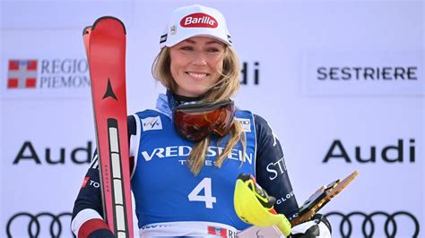 Mikaela Shiffrin festeggia una vittoria in Coppa del Mondo
