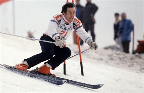 Gustav Thoeni mentre taglia il traguardo nello slalom gigante