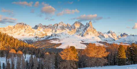Panoramica delle Pale di San Martino con cime innevate