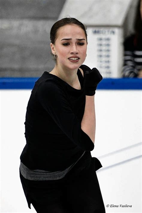 Ritratto di Alina Zagitova da giovane