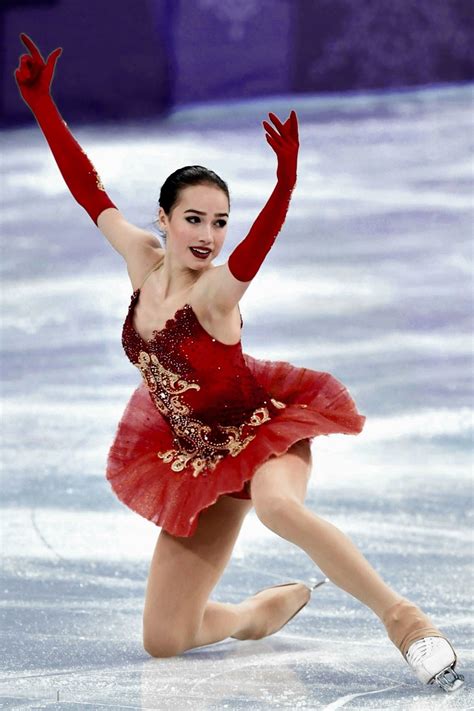 Alina Zagitova sul podio olimpico di PyeongChang 2018