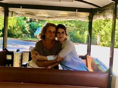 Sveva Sagramola e Fiamma Satta passeggiano nel Bioparco di Roma tra gli animali
