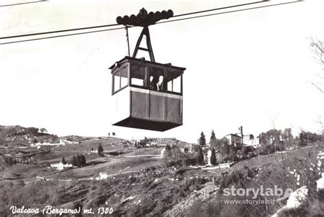 Foto d'epoca di una delle prime funivie o slittovie