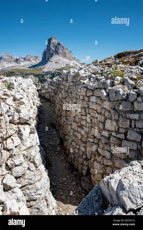 Resti di trincee e gallerie militari a Porta Manazzo