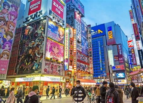 Panoramica di Akihabara, il quartiere degli anime e dell'elettronica a Tokyo.