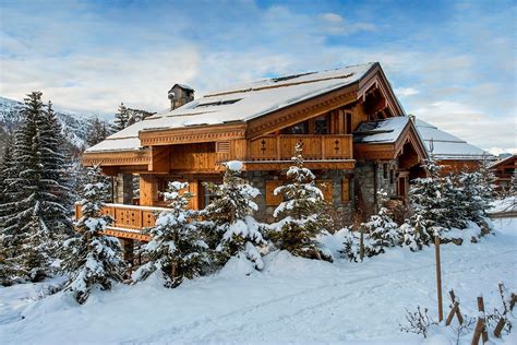 Chalet di montagna con vista panoramica sulle Alpi innevate