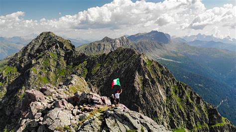 Panoramica della Valle di Sadole vista durante la salita alla Cima Busa Alta