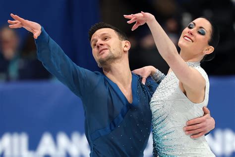 Charlène Guignard e Marco Fabbri festeggiano la medaglia d'oro ai Campionati Europei di pattinaggio di figura