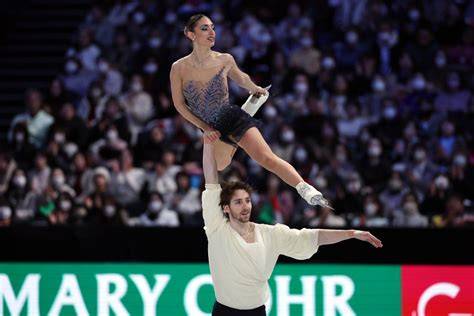 Sara Conti e Niccolò Macii eseguono la