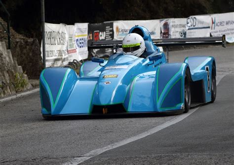 Foto di Nicola Grazioli al volante della sua Gloria C8 durante la gara