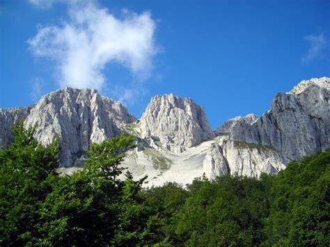 Panorama innevato del Parco Regionale Sirente-Velino