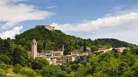Panorama di Asolo con le colline circostanti