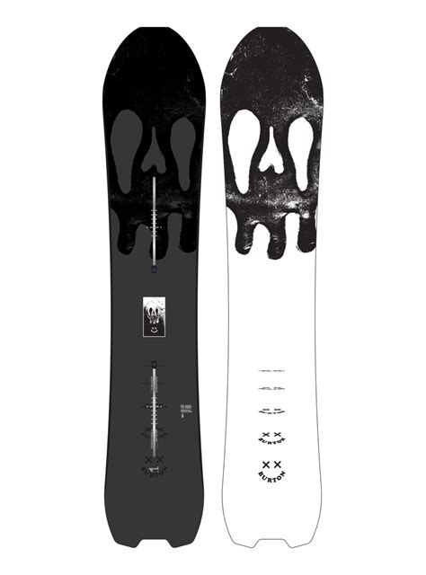 Snowboard Burton Skeleton Key con grafiche in bianco e nero e motivo a teschio
