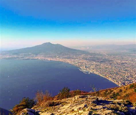 vista panoramica del Monte Faito e della funivia