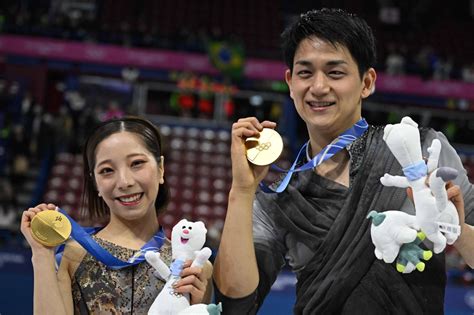 Un'infografica che riassume i principali successi di Ryuichi Kihara e Riku Miura, con medaglie e anni.