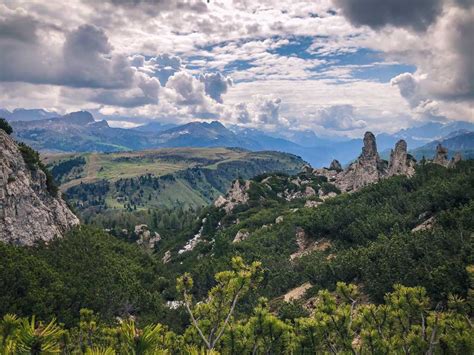 Panoramica dei Bec de Roces con il Lago Boè in lontananza