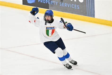 Antonio Panfili durante una competizione sul ghiaccio