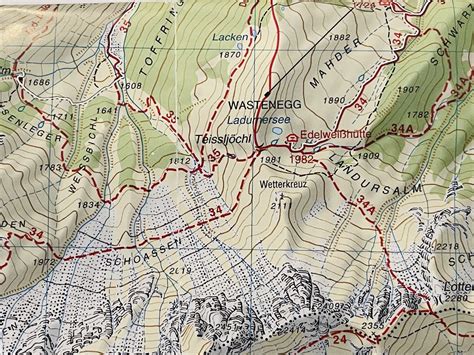 Esempio di mappa topografica visualizzata su un navigatore GPS con waypoint