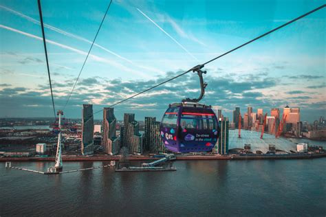 Mappa che indica la posizione dei terminali della IFS Cloud Cable Car e le stazioni dei trasporti pubblici vicine