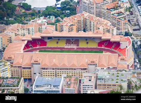 Lo stadio Louis II di Monaco durante la partita