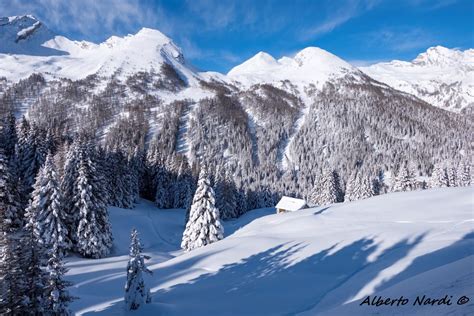Panorama invernale di Celerina Pontresina con sentieri innevati