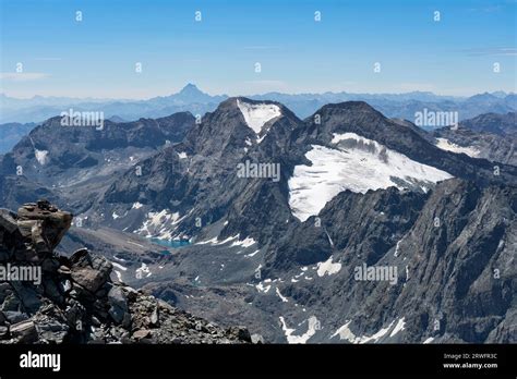 Vista panoramica dalla vetta della Cima Litegosa sul gruppo del Lagorai e le Pale di San Martino