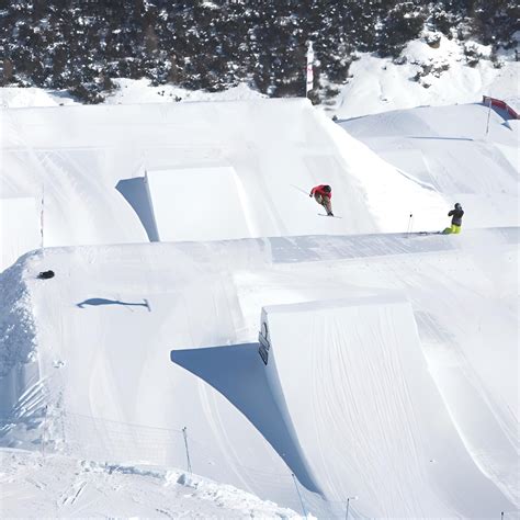Snowpark di Sölden con varie strutture per il freestyle