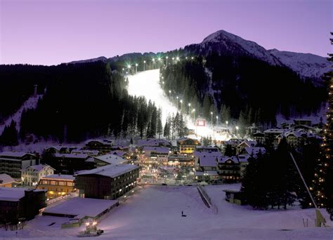 Madonna di Campiglio con il Canalone Miramonti innevato