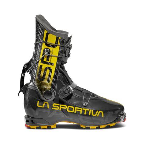 Infografica che confronta i modelli La Sportiva (Raceborg II, Skorpius CR II, Vanguard) in termini di peso, flex e destinazione d'uso.