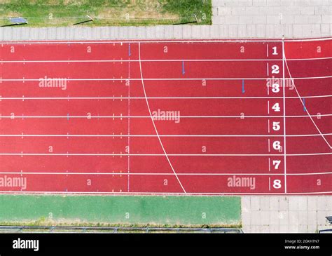 Vista aerea di una pista di atletica moderna