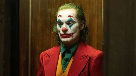 Joaquin Phoenix in una scena del film Joker