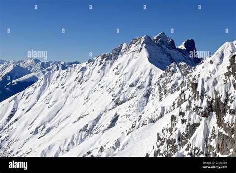 Innevate cime della Nordkette con vista su Innsbruck